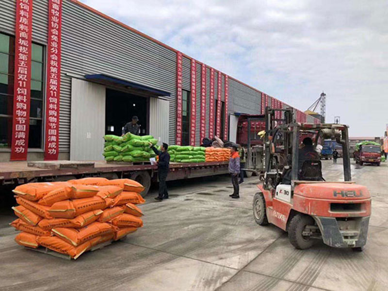 快猫成人APP下载饲料发货现场